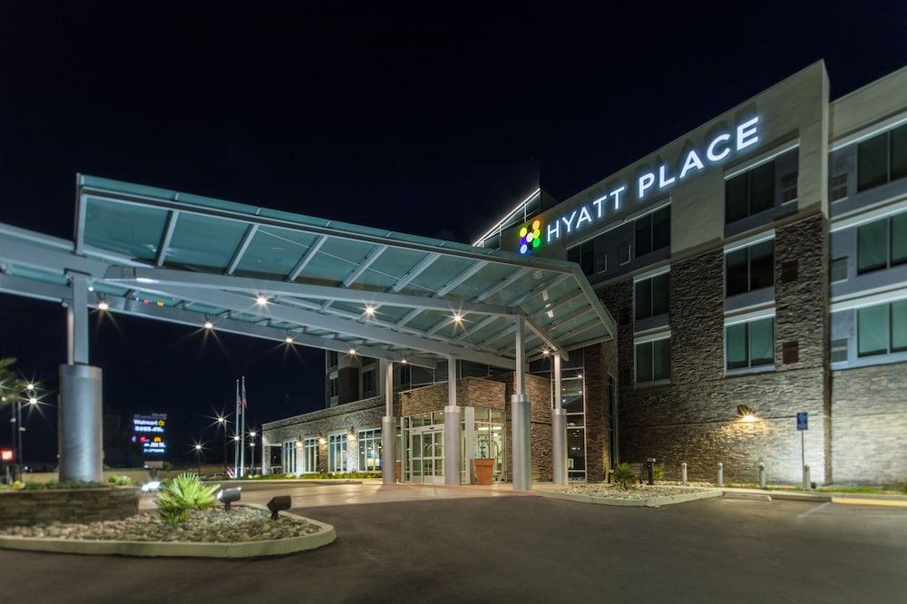 Hyatt Place Delano Exterior photo