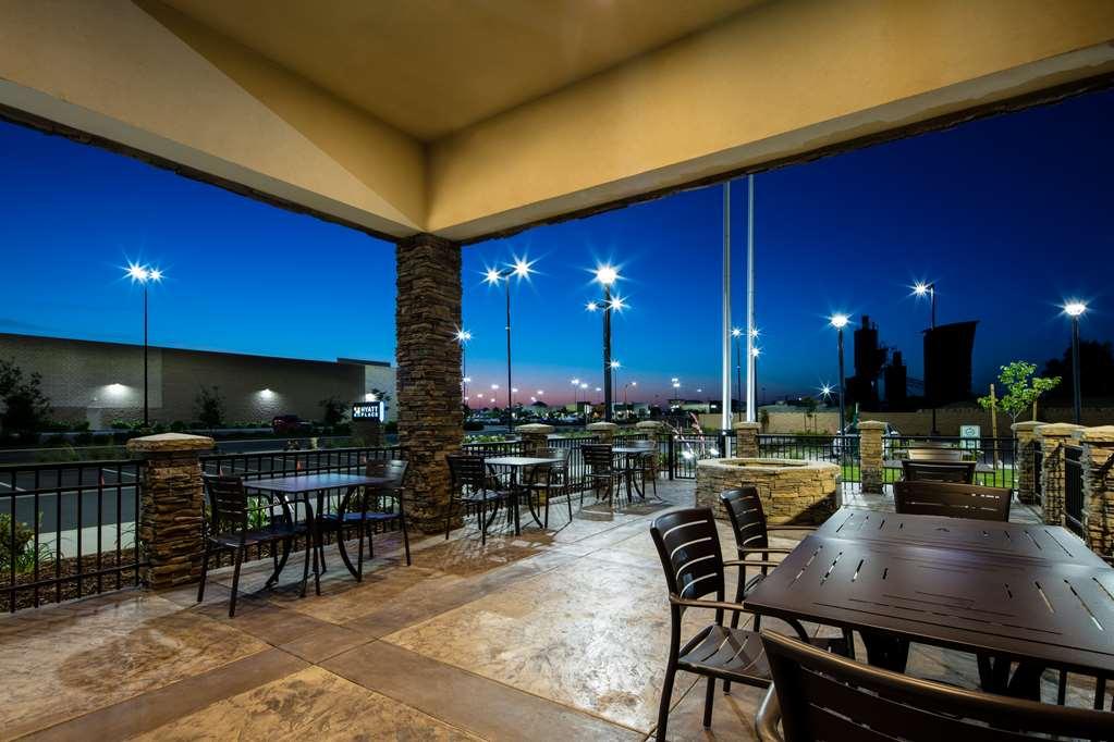 Hyatt Place Delano Exterior photo