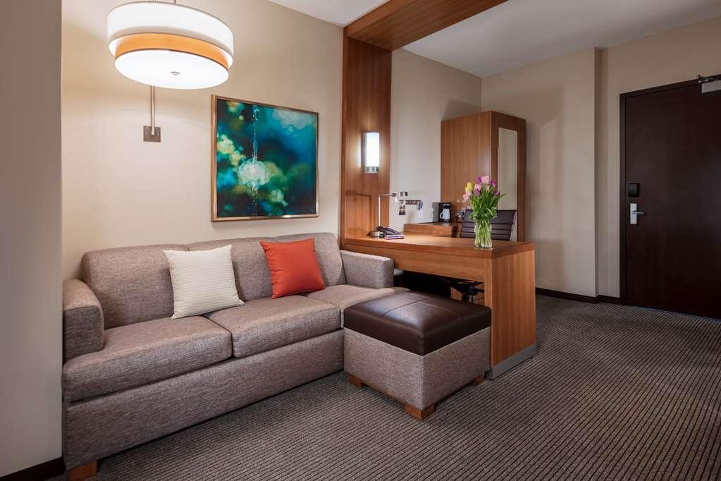 Hyatt Place Delano Room photo